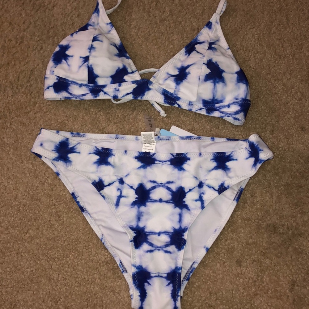 Blue/white tie died bikini from cupshe. Medium.